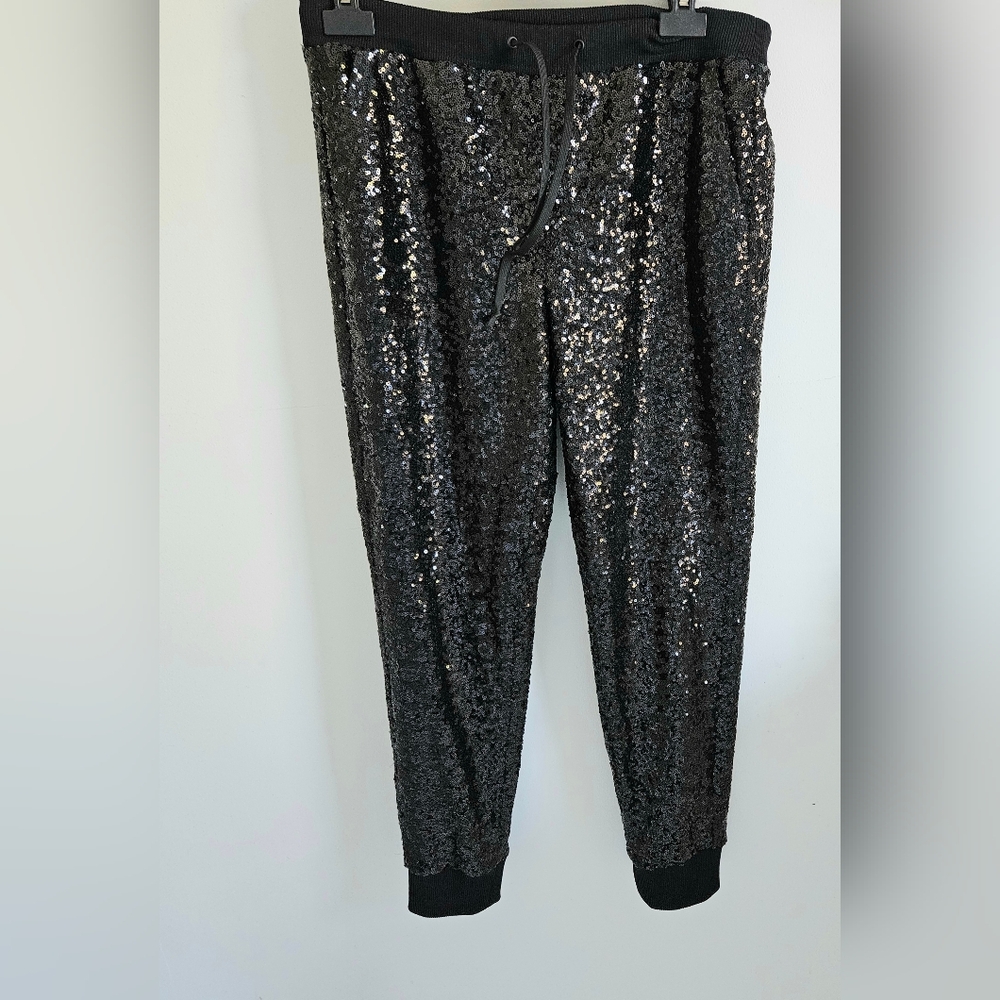 Trouve Sequin Black Jogger Pants